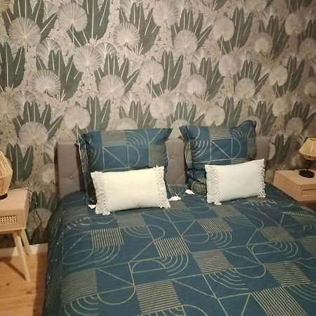Chambre D'Hote Familiale De La Maison Bleue Lanvallay Kültér fotó
