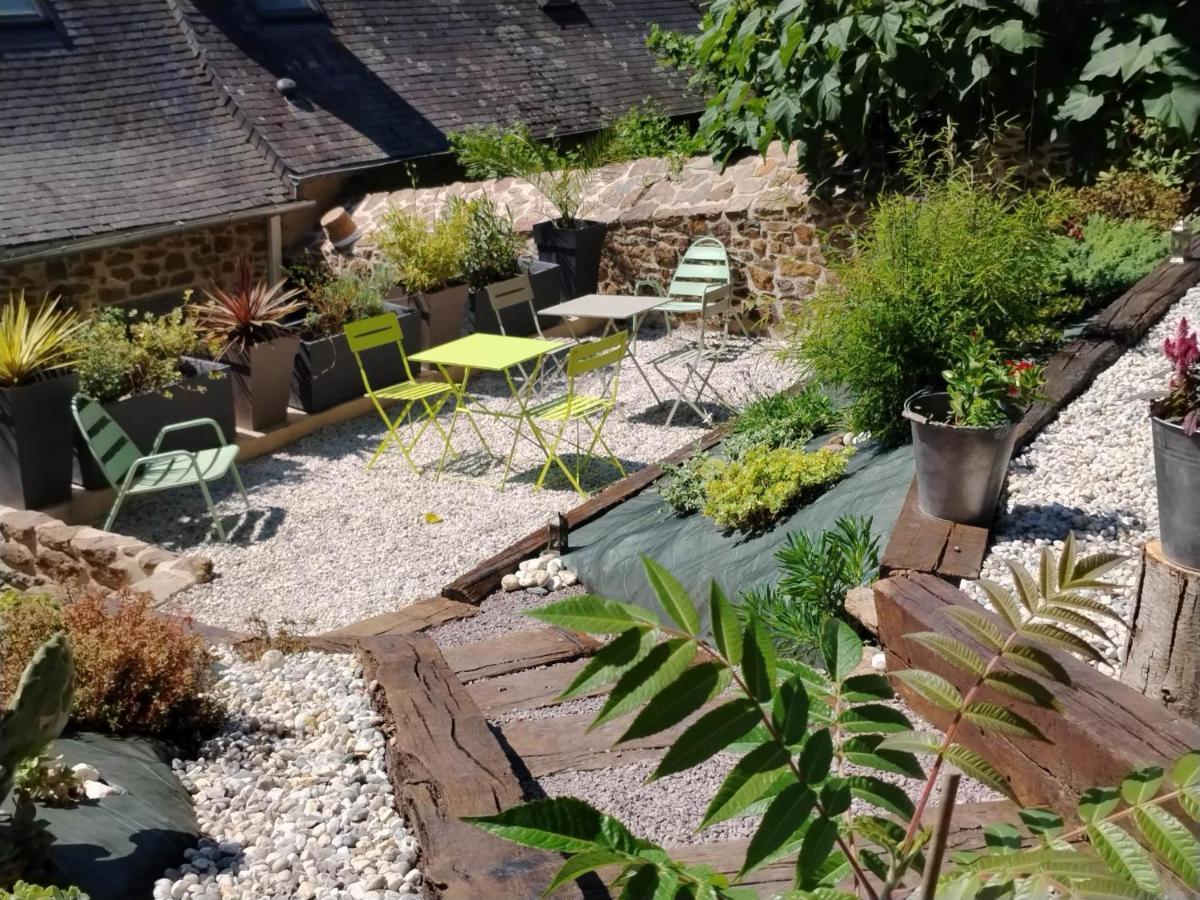 Chambre D'Hote Familiale De La Maison Bleue Lanvallay Kültér fotó