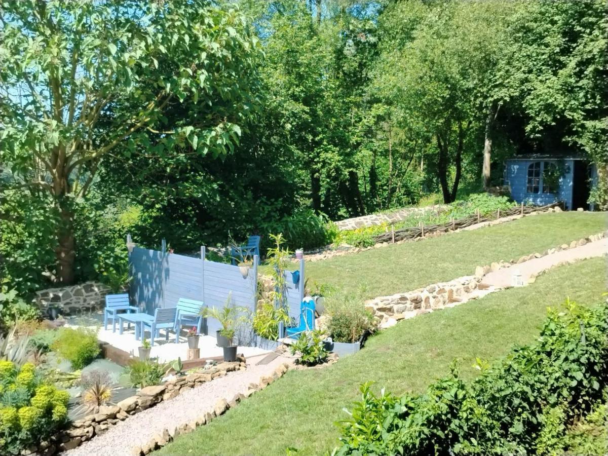 Chambre D'Hote Familiale De La Maison Bleue Lanvallay Kültér fotó