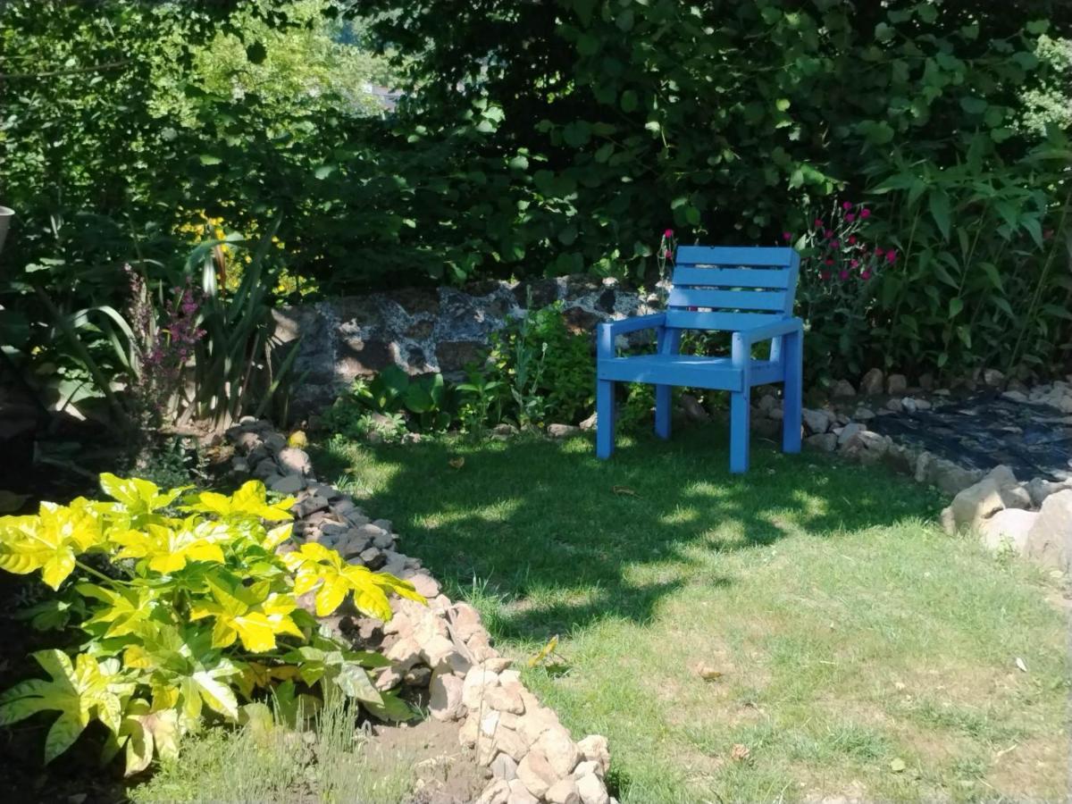 Chambre D'Hote Familiale De La Maison Bleue Lanvallay Kültér fotó