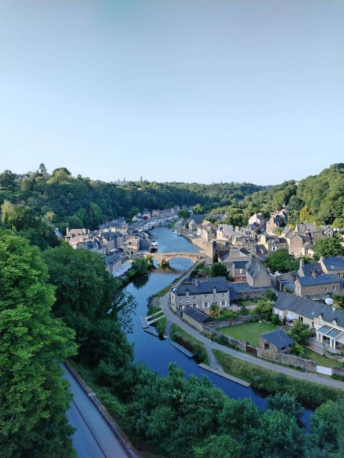 Chambre D'Hote Familiale De La Maison Bleue Lanvallay Kültér fotó