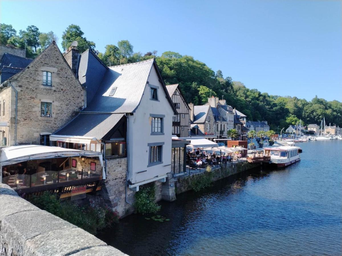 Chambre D'Hote Familiale De La Maison Bleue Lanvallay Kültér fotó