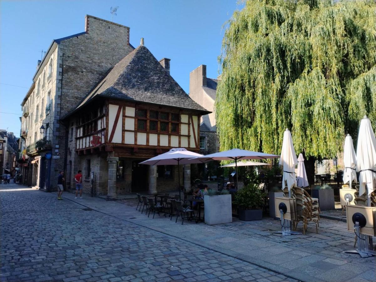 Chambre D'Hote Familiale De La Maison Bleue Lanvallay Kültér fotó