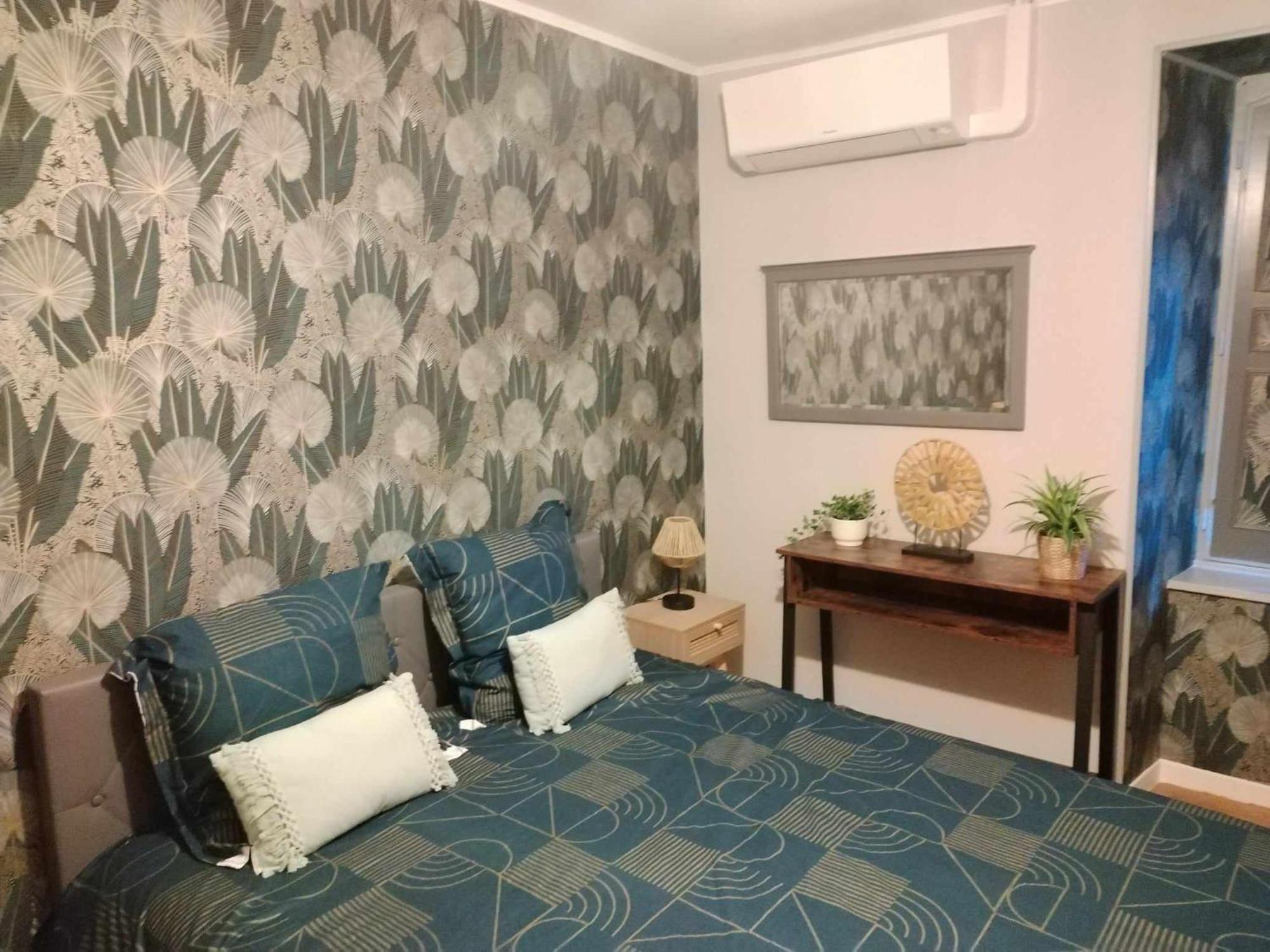 Chambre D'Hote Familiale De La Maison Bleue Lanvallay Kültér fotó